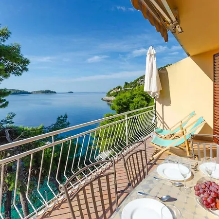 By The Sea Diana Apartment Prizba